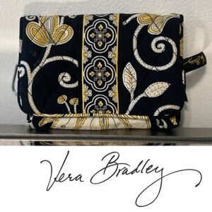 Vera Bradley wallet 🌼